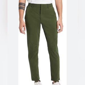 Fabletics men’s The only pant, olive green , men’s size MD regular 🐣
